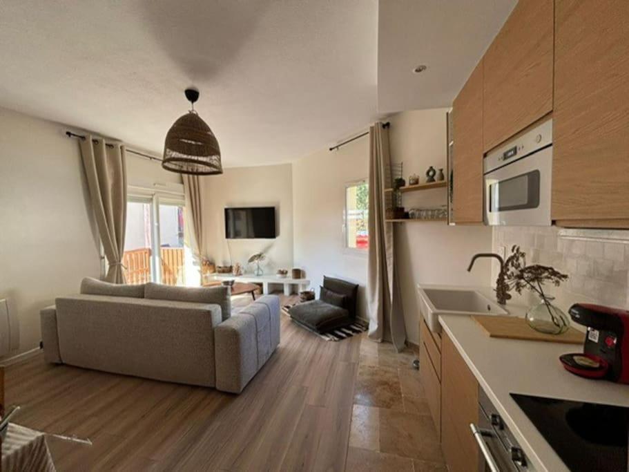 Apartment 3 Pieces, Spacieux En Plein Centre *