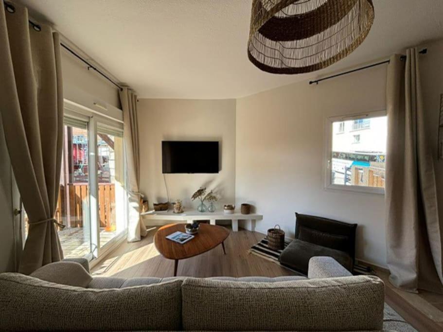Apartment 3 Pieces, Spacieux En Plein Centre