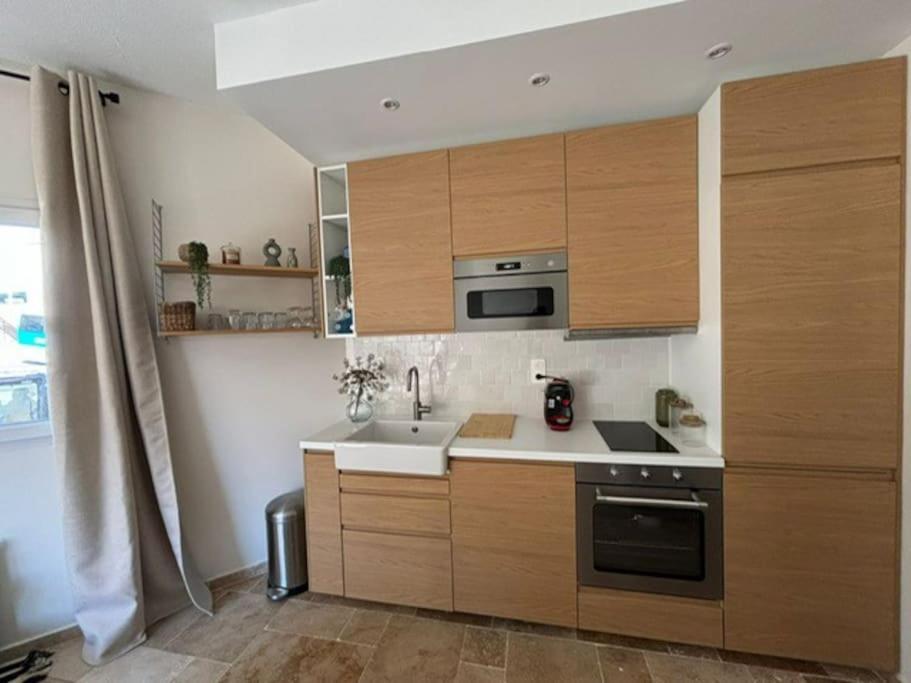 3 Pieces, Spacieux En Plein Centre Apartment