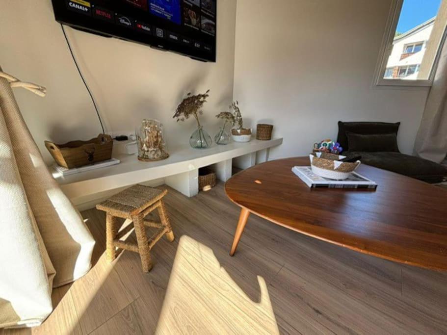 Apartment 3 Pieces, Spacieux En Plein Centre